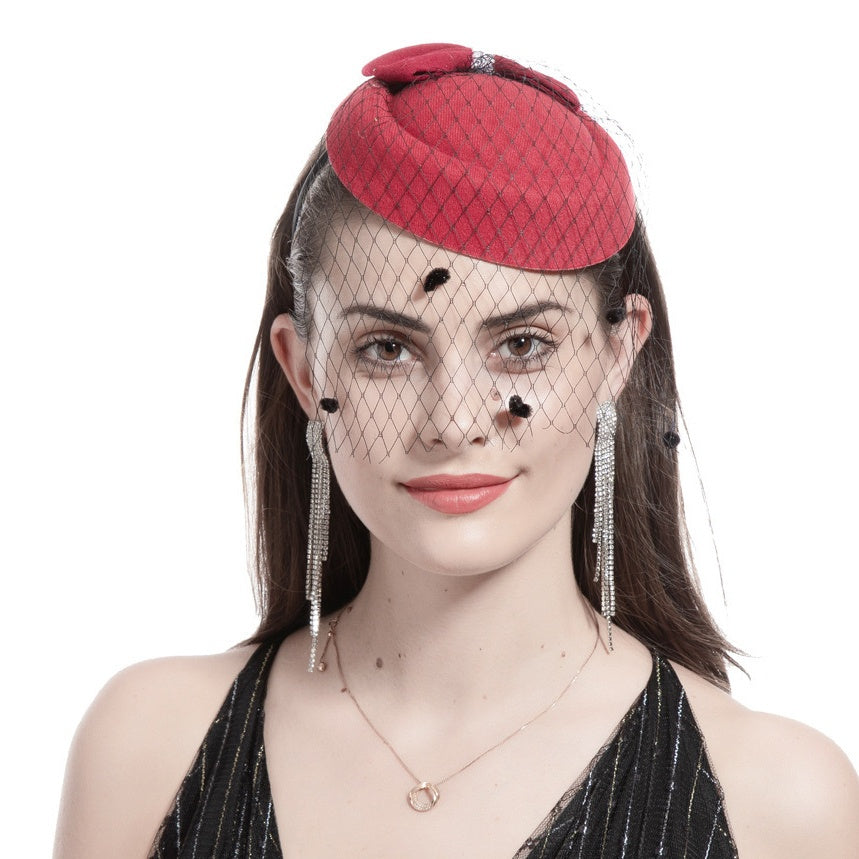 Элегантная шляпка-пилбокс с заколкой для волос и фасцинатором для дам в ретро-стиле, идеально подходит для коктейльных вечеринок, чаепитий и особых случаев.