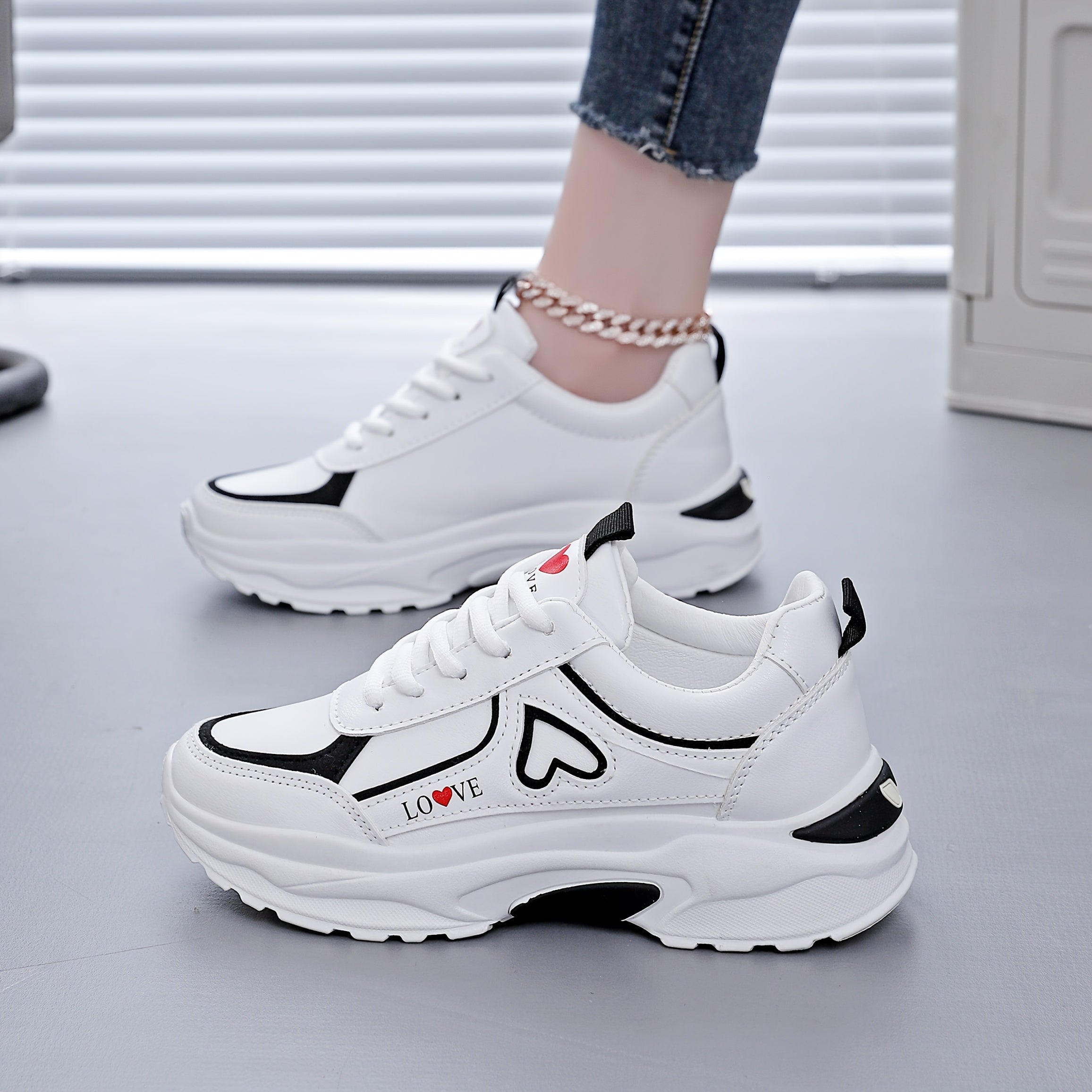 Women's White Black Casual Running Shoes Breathable Mesh Sneakers