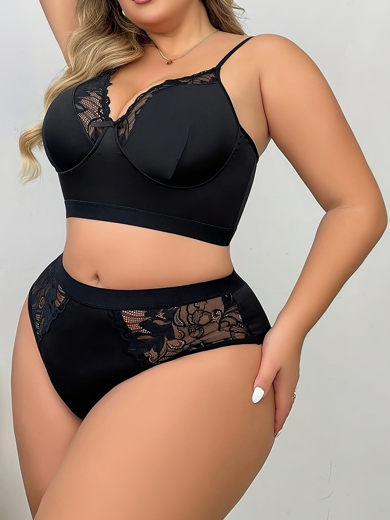 Large Wireless Bra Set with Contrast Lace and Spaghetti Strap