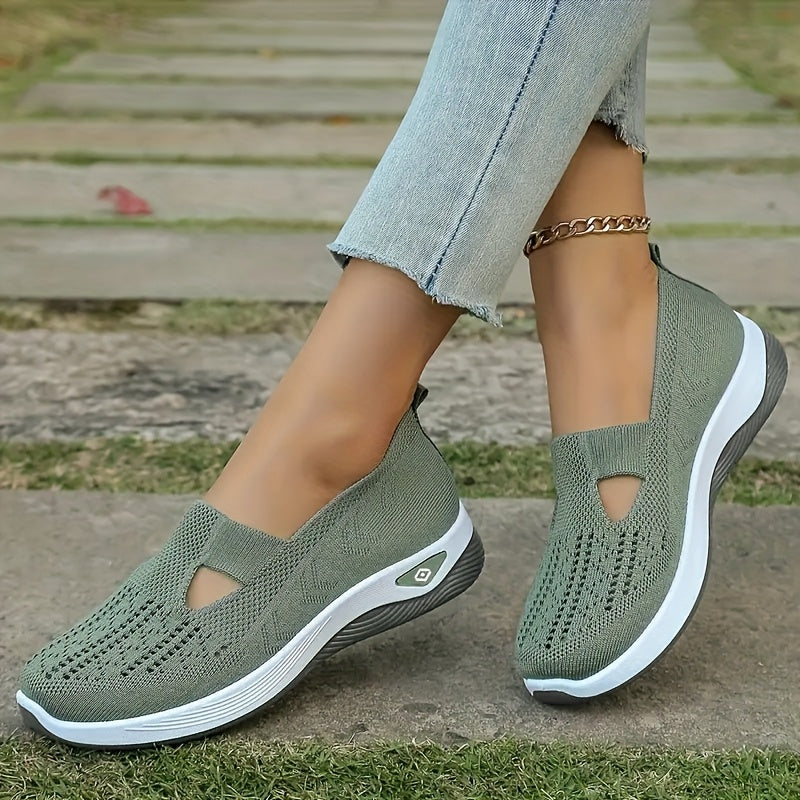 Ayollar uchun nafas oladigan slip-on kundalik sport poyabzali Oq yengil yurish poyabzali
