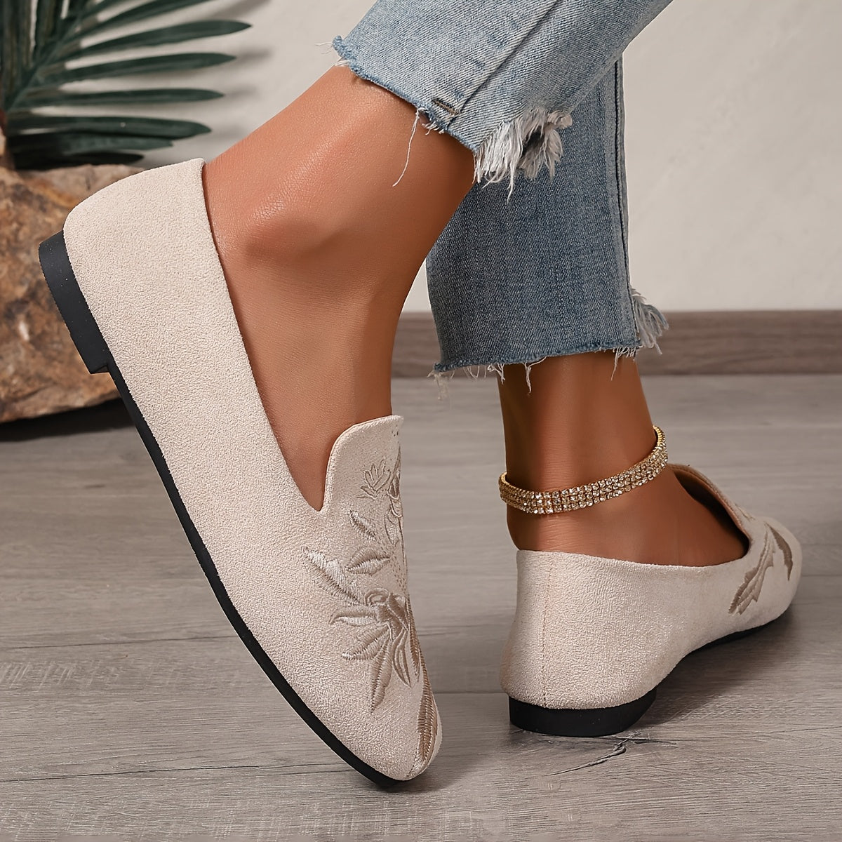 Women's Floral Embroidered Flannel Loafers All-Season Slip-On Flats