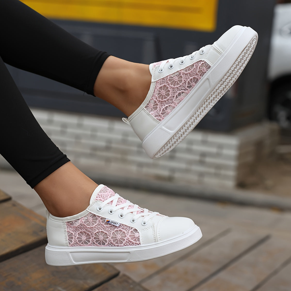 Women's White Breathable Lace-Up Low-Top Sneakers Casual Walkers
