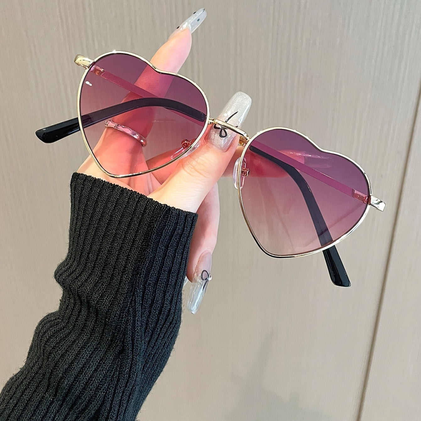 Women's Heart-Shaped Fashion Glasses Gradient Lenses Metal Frame Anti-Reflective PC for Daily Wear Beach Parties