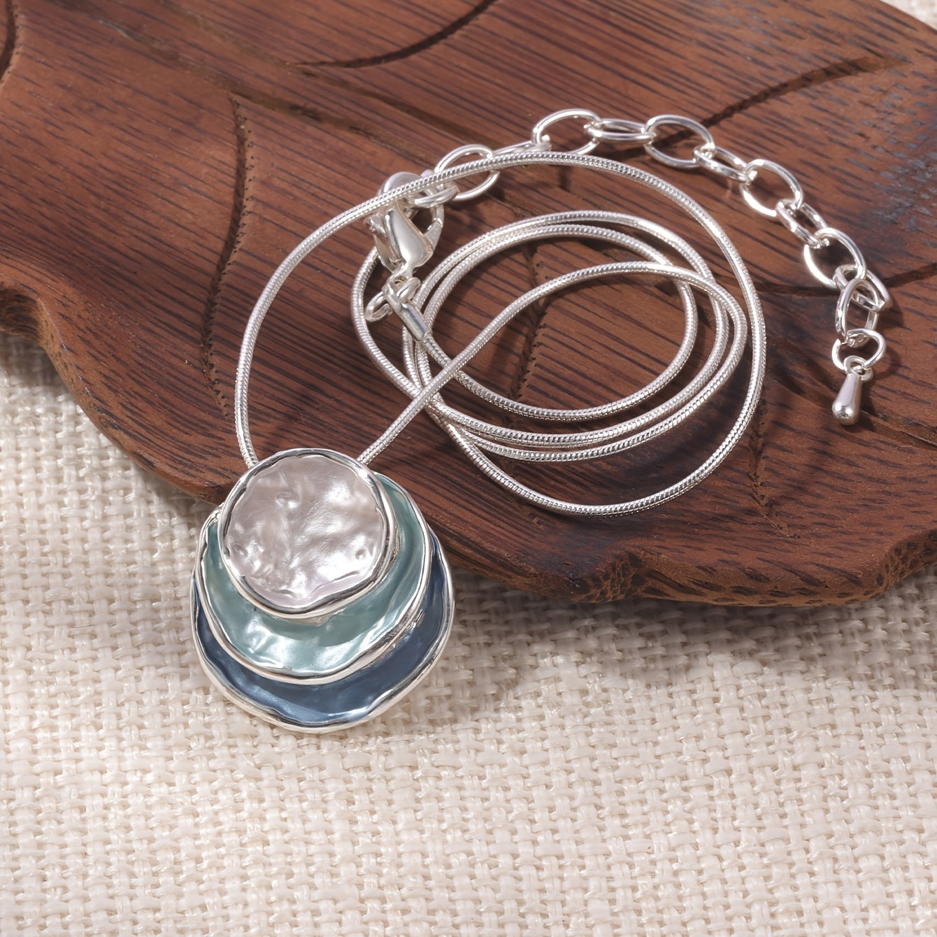 Women's Enamel Zinc Alloy Geometric Necklace for Beach and Wedding Wear