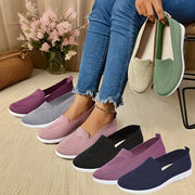 Ayollar uchun to'qilgan tekis poyabzal, qulay yurish uchun yumshoq, havalandırmalı taglikka ega pastki sport poyabzallari.