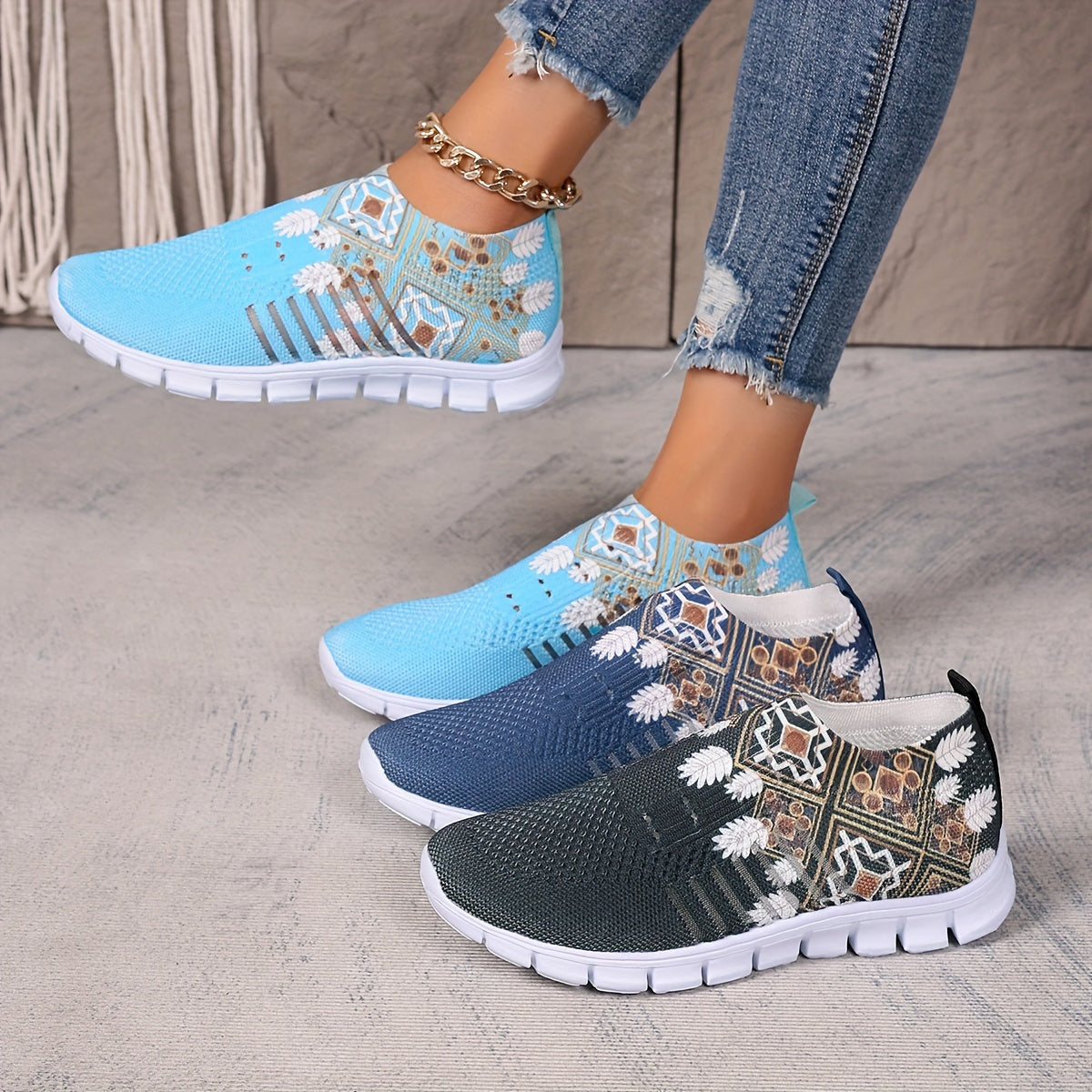 Women's Slip-On Sneakers Breathable Lightweight Low Top Walking Shoes