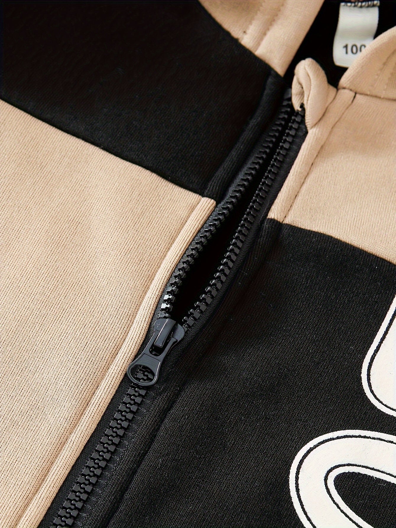 Модный комплект для мальчиков из 2 предметов на осень/зиму: куртка с капюшоном и пайетками и спортивные брюки, уютный и стильный, идеальный подарок для улицы.