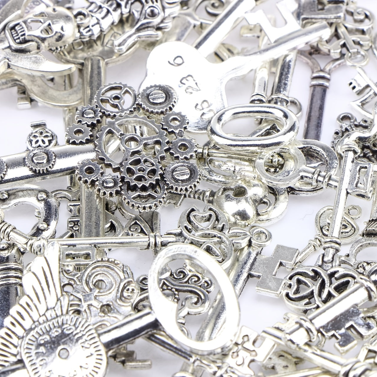 80pcs Antique Zinc Alloy Key Pendants Pirate Castle Skull Heart Filigree Jewelry Making