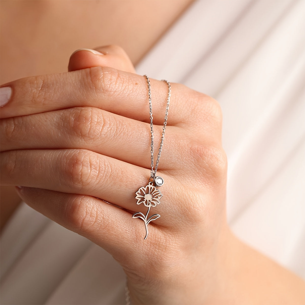 Birth Flower Necklace for Women 18K Gold Plated Stainless Steel Customizable with Birthstone