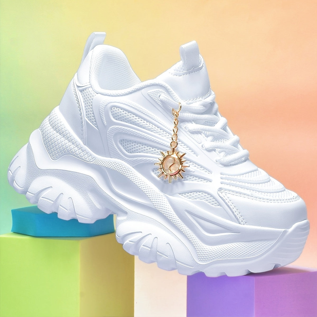 Модные женские кроссовки с дышащей сеткой, EVA подошвой, нескользящей платформой на каблуке, увеличением роста на 6 см и верхом и внутренней частью из однотонной ткани.