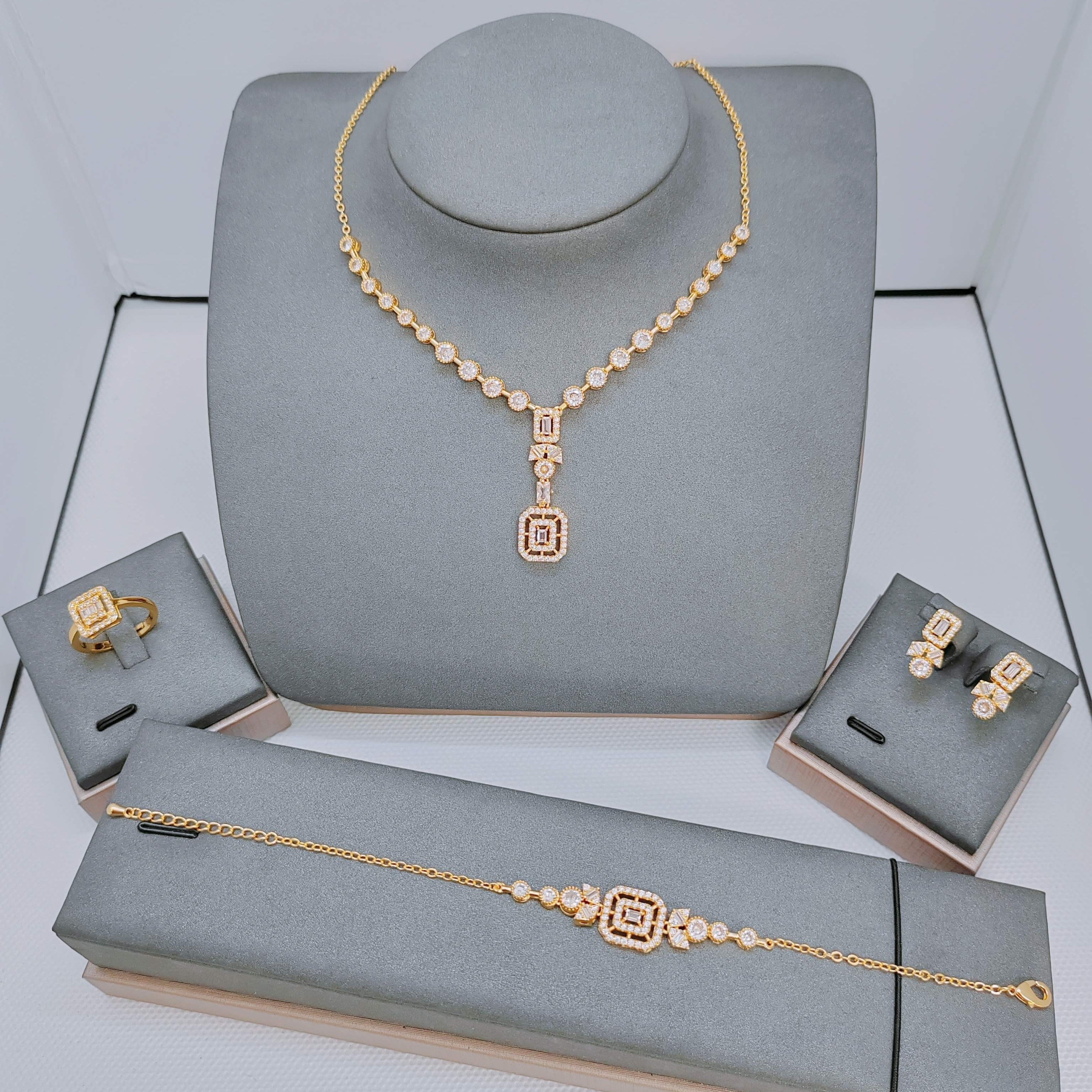 Set of 5 Women's Square Jewelry Accessories for Casual or Wedding Wear