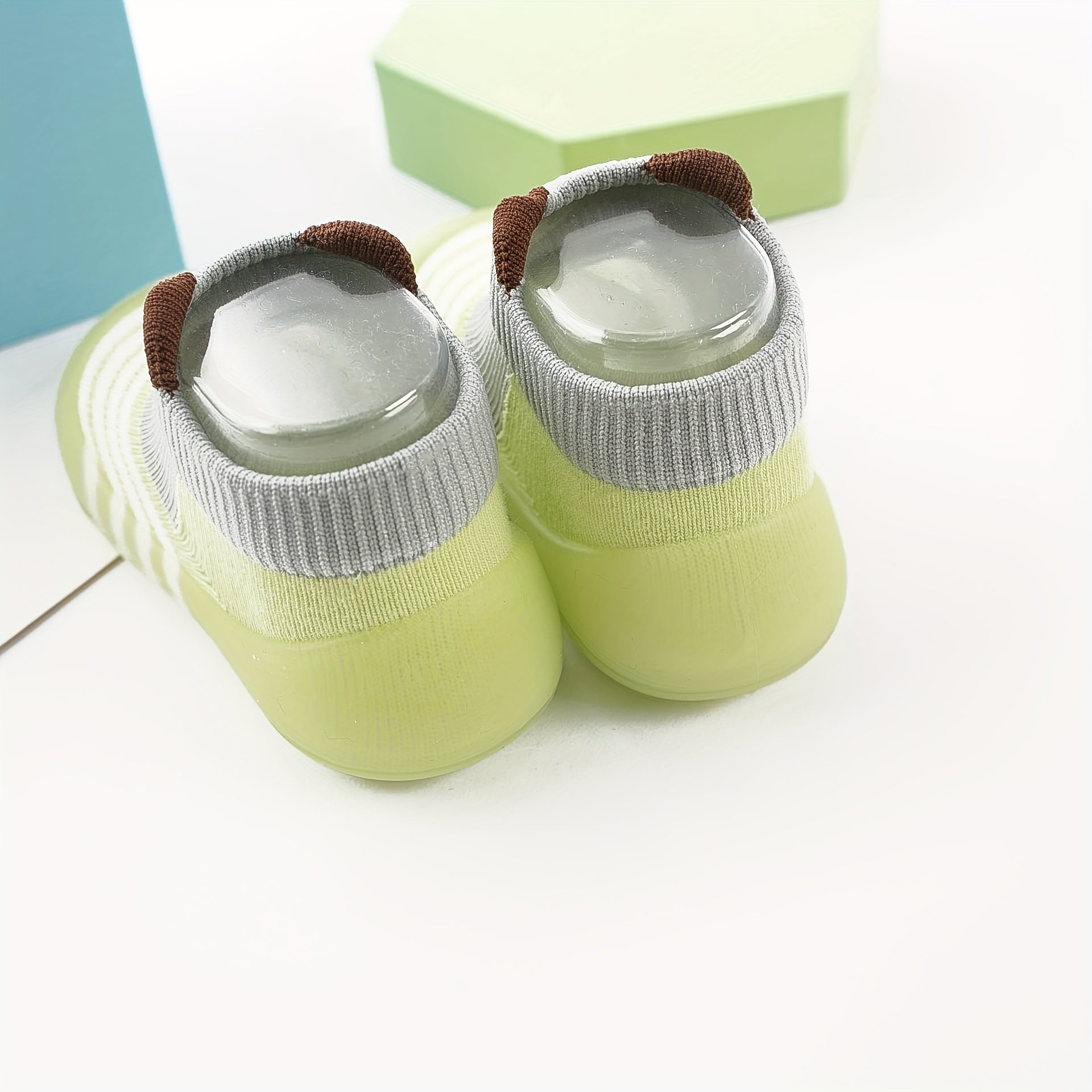 Kichkina erkaklar va qizlar uchun oson kiyiladigan paypoq, poyabzal, rezina taglik, mato, ichki va tashqi foydalanish uchun, bahor va kuz