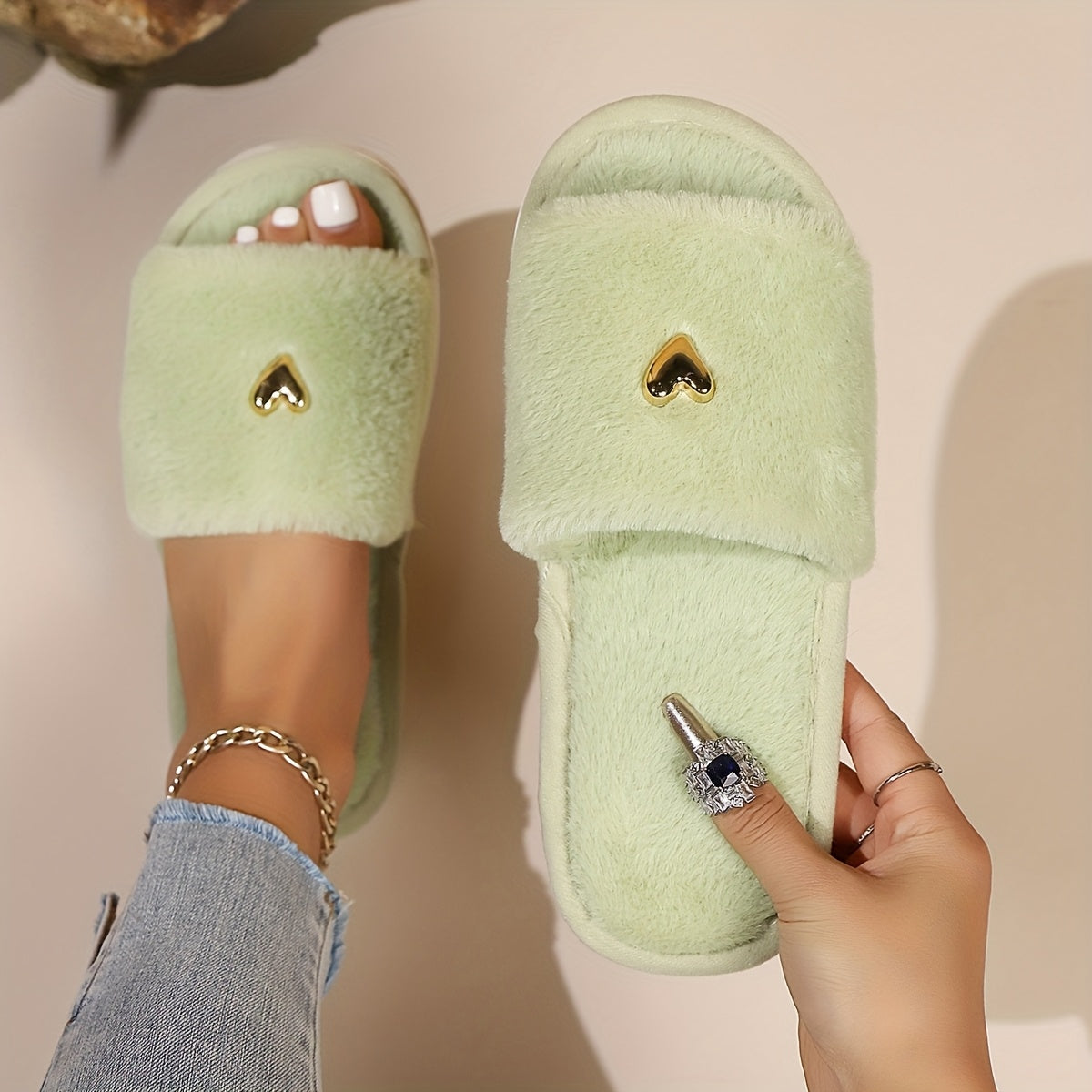 Women's Plush Slippers High-End Fashion Soft Soles for Living Room Bedroom