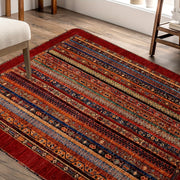 Qizil Turkiya Usuli Maydon Gilami - 1 dona Chiziqli Abstrakt Gilam, 100% Polyesterdan tayyorlangan, Qaytmas PVC Orqa qismi mavjud, Mashinada tayyorlangan va Qo'l bilan yuvish mumkin, 1 sm qalinlikda, Yotoqxona, Mehmonxona va Ichki Bezash uchun ideal