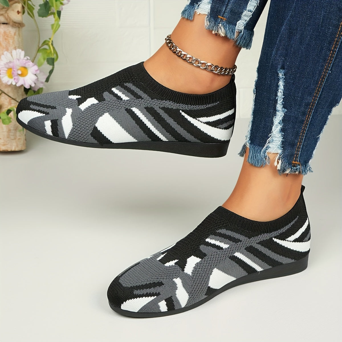 Women's Knit Slip-On Flats Breathable Casual Shoes in Maroon Black/White