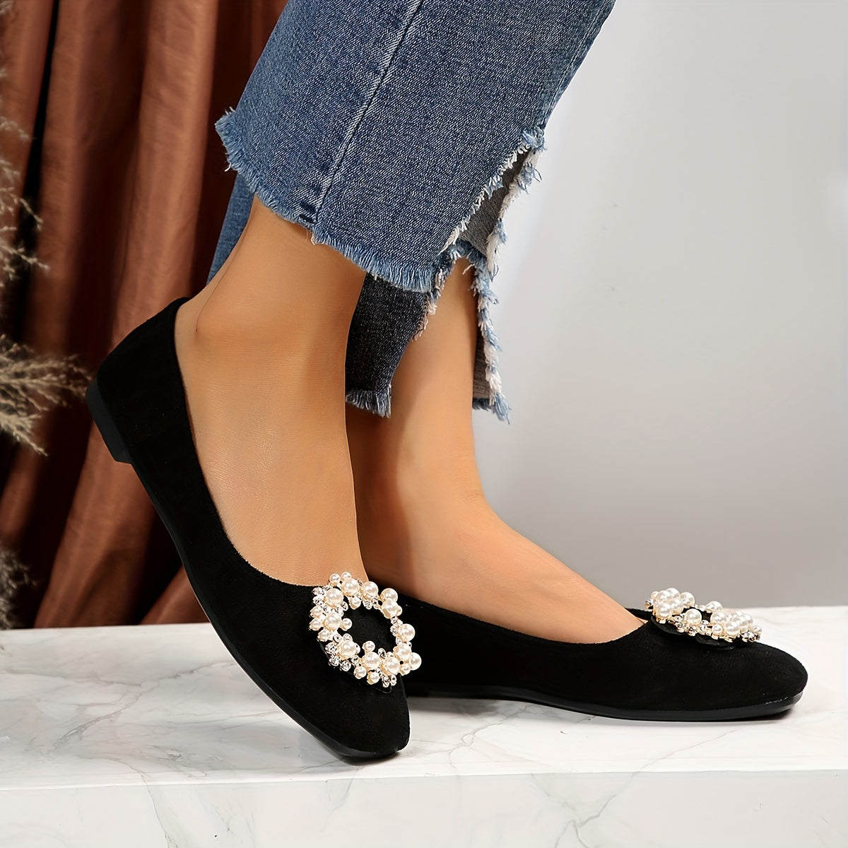 Zapatos planos negros para mujer con parte superior de tela y suela de goma para uso casual y formal