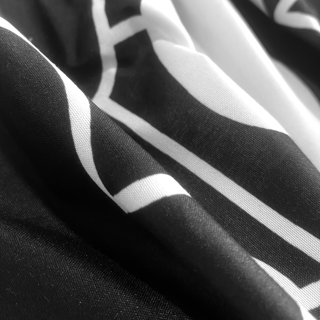 Set of 2 Love Pattern Brushed Pillowcases Soft Breathable Skin-Friendly Decorative Covers