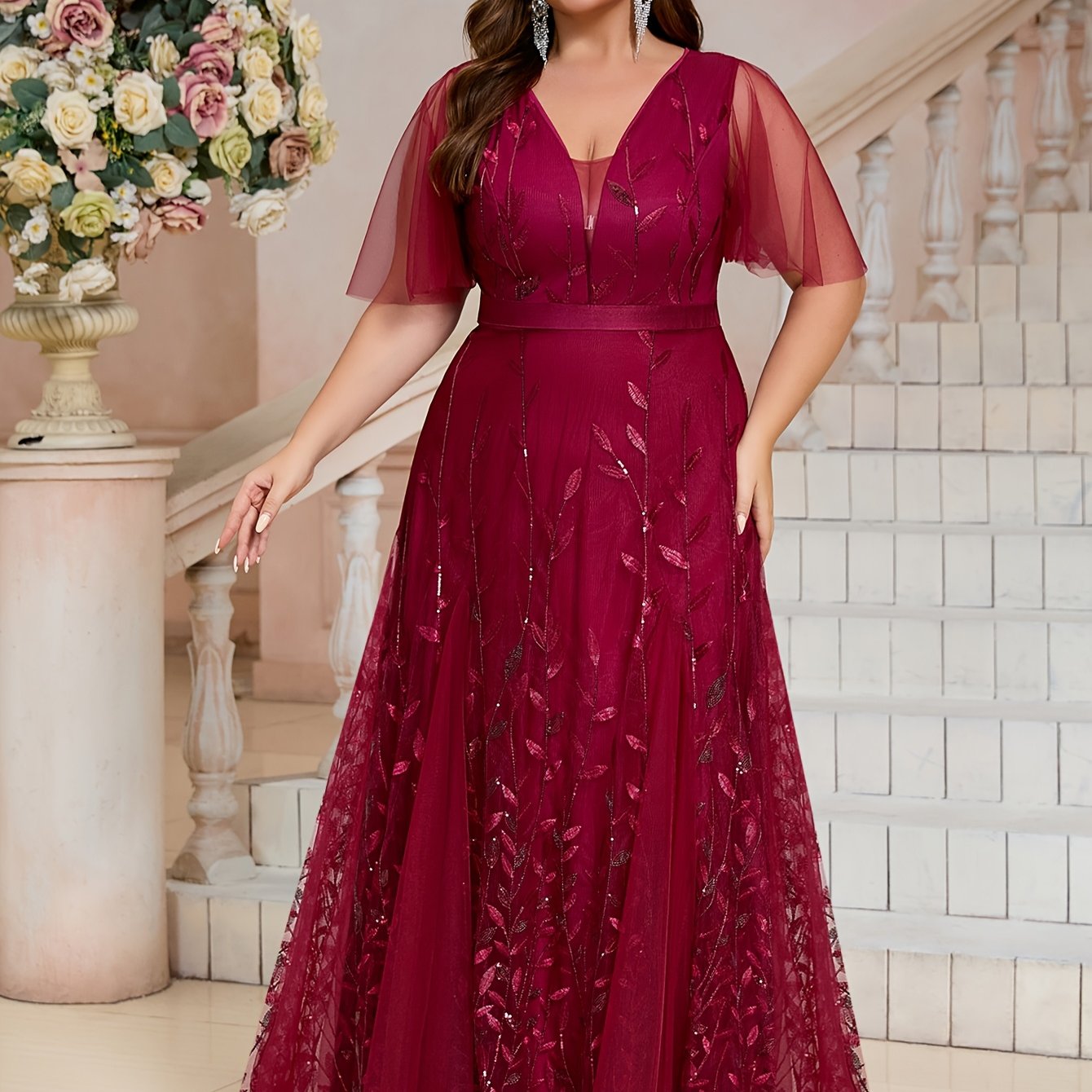 Plus Size Floral V-Neck Mother of the Bride Dress Long Sleeveless Gown Black White Leaf Pattern