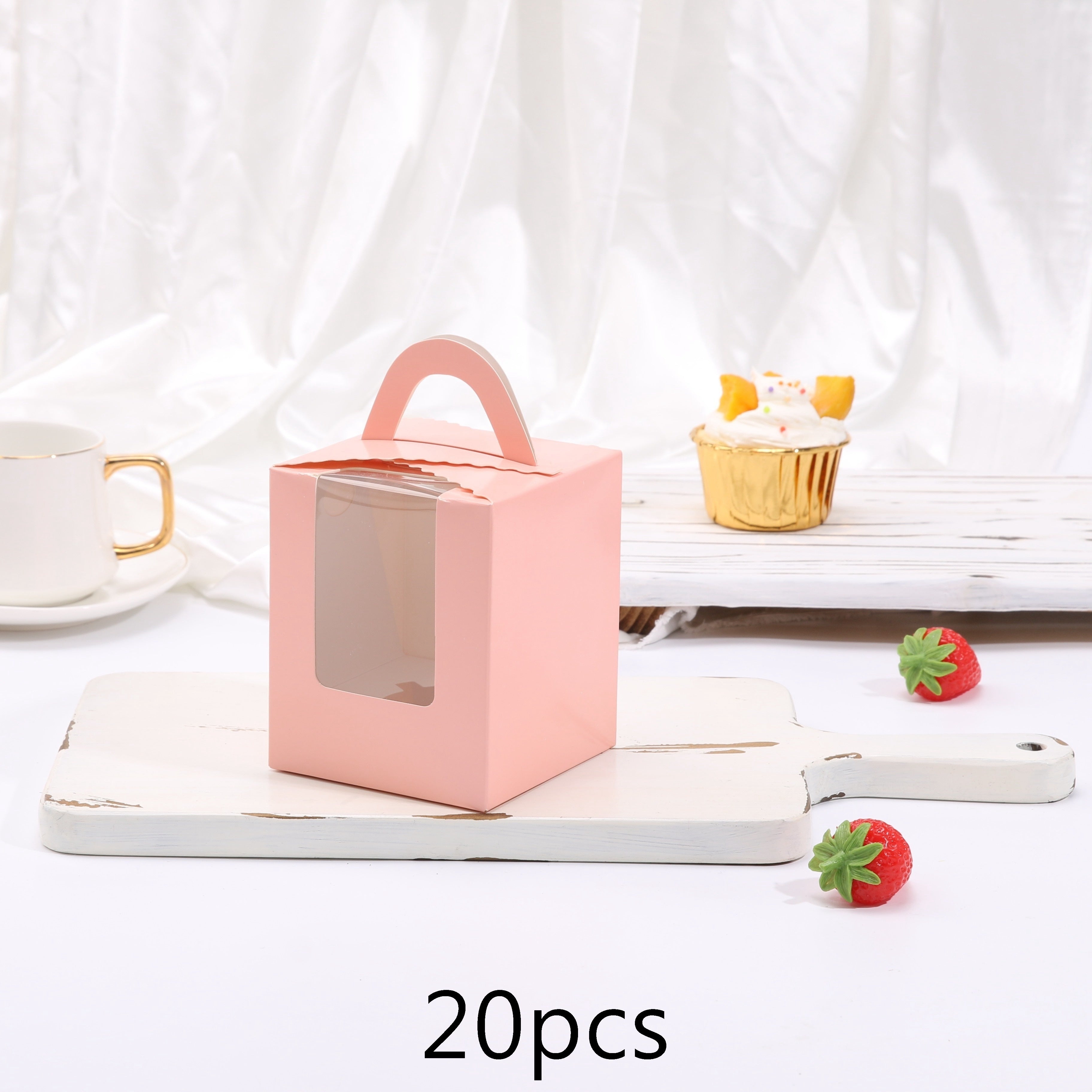 Bir marta ishlatiladigan yumaloq desertli tuxumli tort qutisi, 1 dona qo'lda ishlangan keks yoki keksni qadoqlash uchun juda mos keladi. Partiyalarda pishirish yoki xizmat qilish uchun ideal.