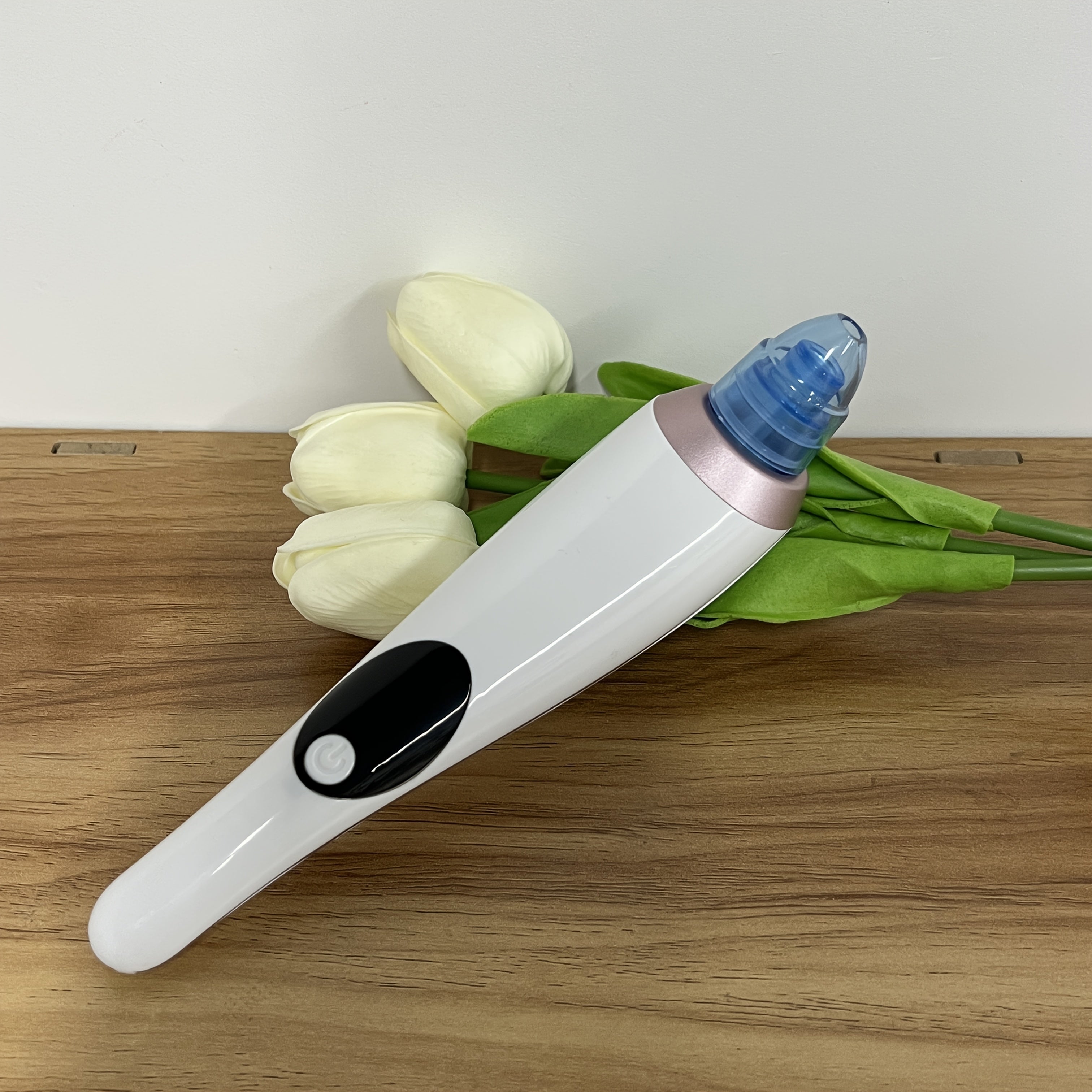 GENAI USB qayta zaryadlanadigan qora nuqta olib tashlovchi, elektr po'lat tozalovchi va uyda foydalanish uchun yuzni so'rish qurilmasi. 300mAh litiy polimer batareyasi bilan ta'minlangan, ≤36V ishlash voltaji.