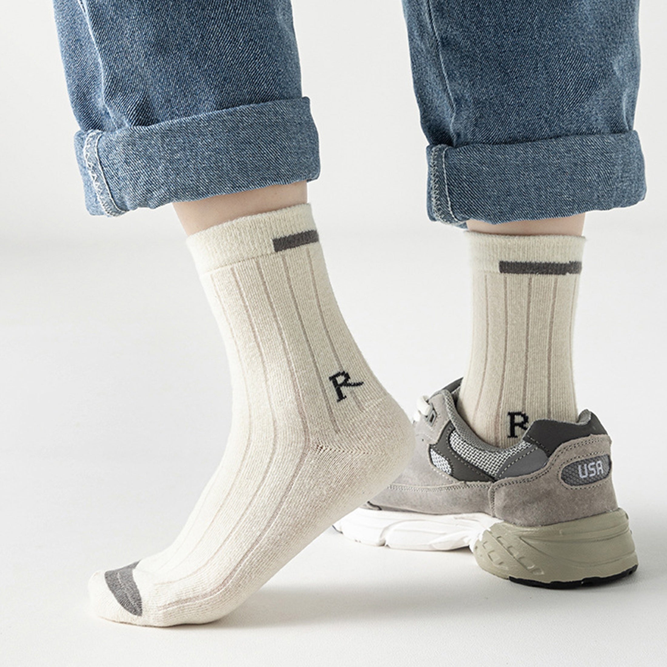 Yigitlar uchun sport paypoq 5-to'plam Nafas oluvchi polyester elastan Barcha mavsumlar uchun o'rta uzunlikdagi