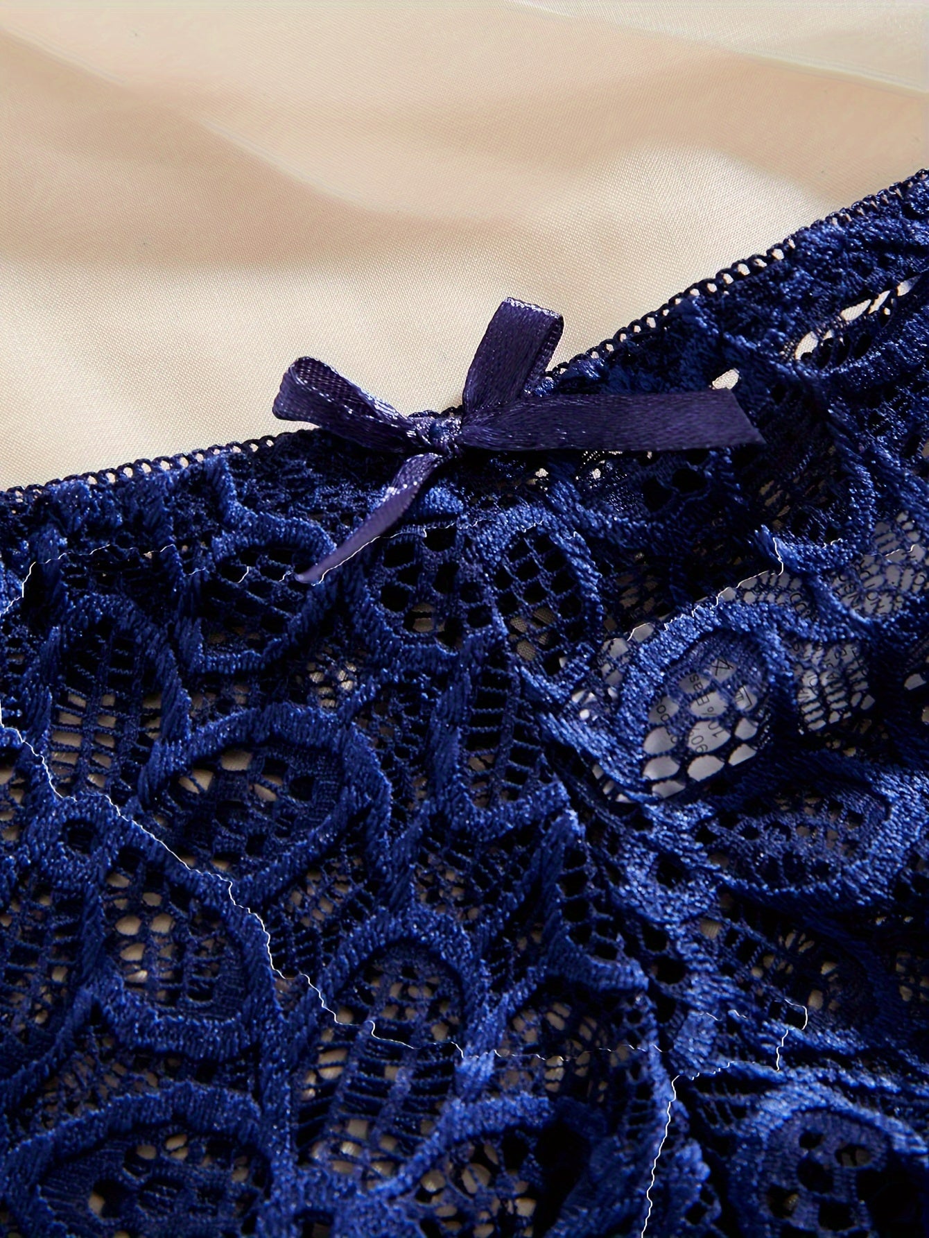 3-qismli romantik gullar bilan bezatilgan dantel ichki kiyim to'plami ayollar uchun