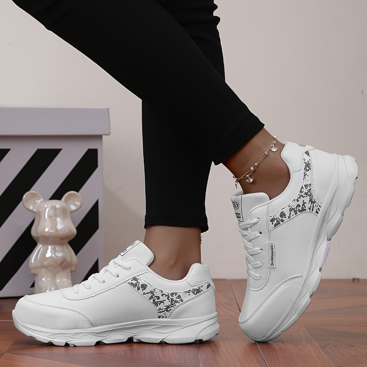 Women’s Casual Sneakers Lightweight Breathable Mesh Lace-Up Running Shoes