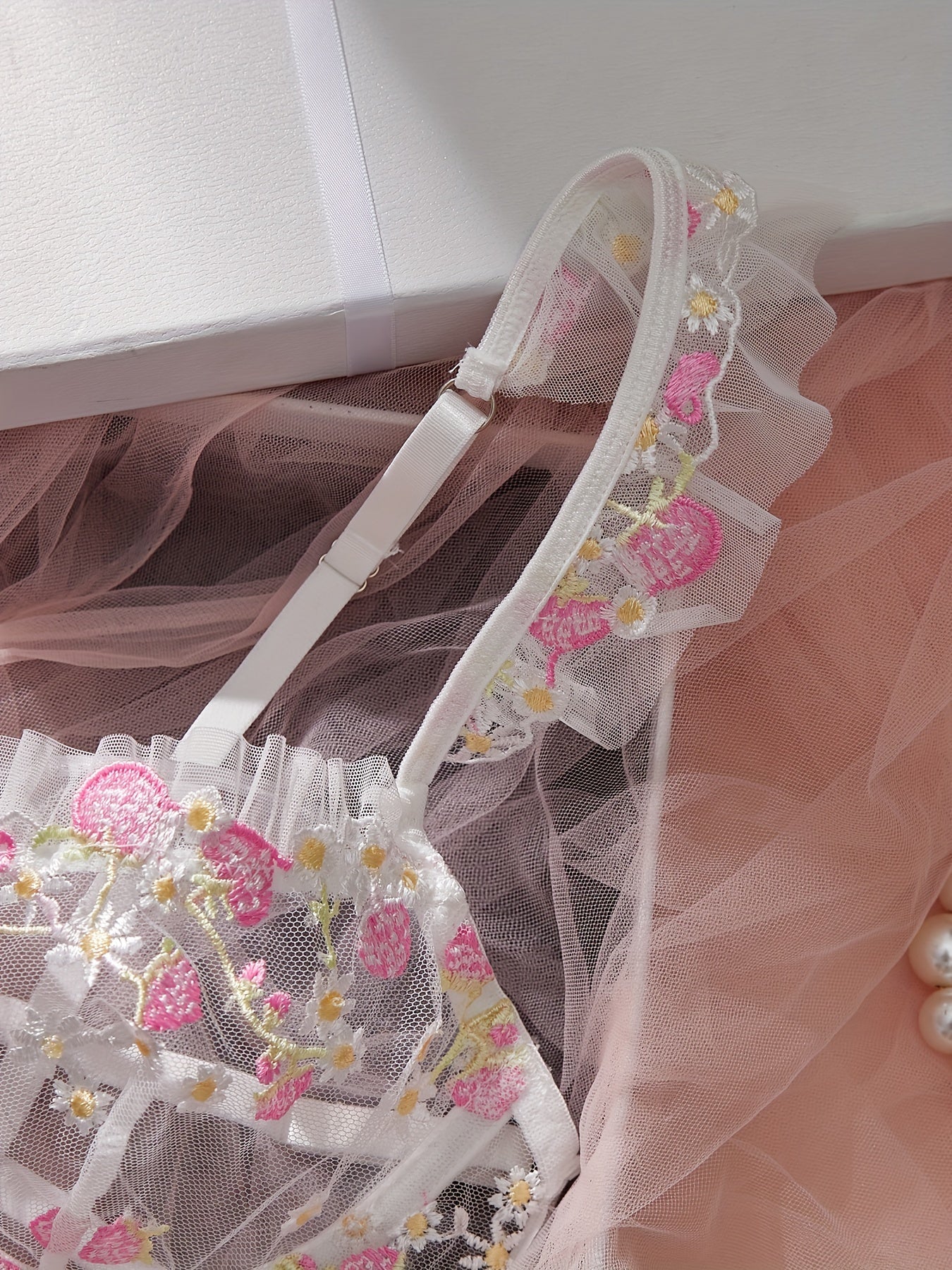 Women's Flower Design Lingerie Set with Bra and Thong for Sexy Underwear