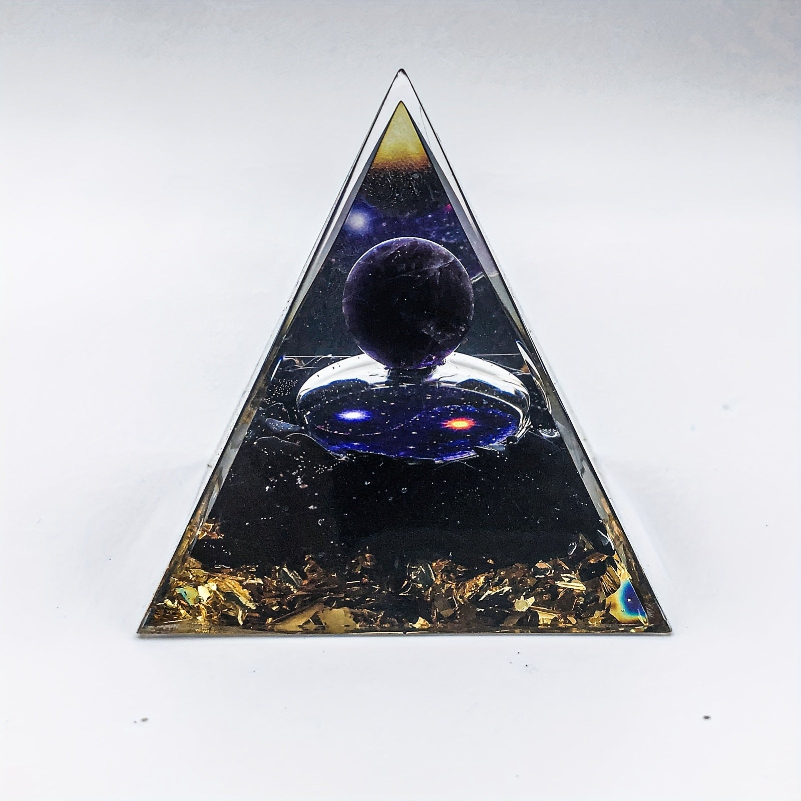 Pirámide Orgone con bola de cristal de amatista para meditación para aliviar el estrés y decoración interior