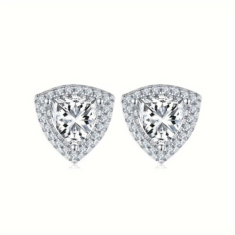 Ayollar uchun Moissanit bilan kumush uchburchakli taqinchoq va sirg‘a seti