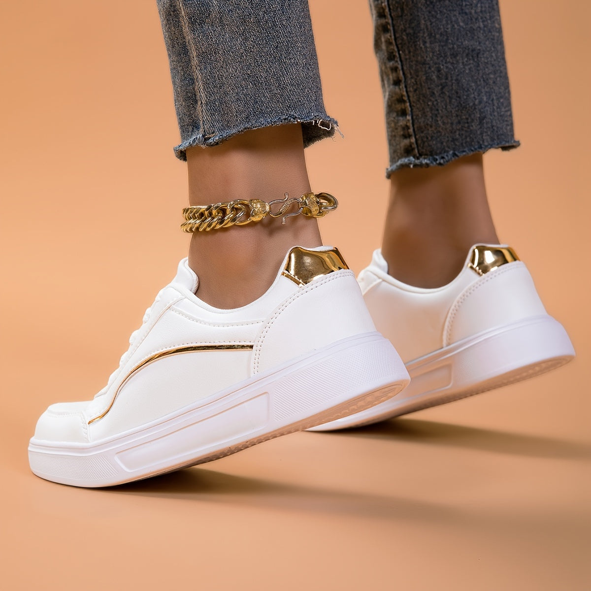 Women's White Low-Top Sneakers Lightweight Casual Lace-Up Shoes