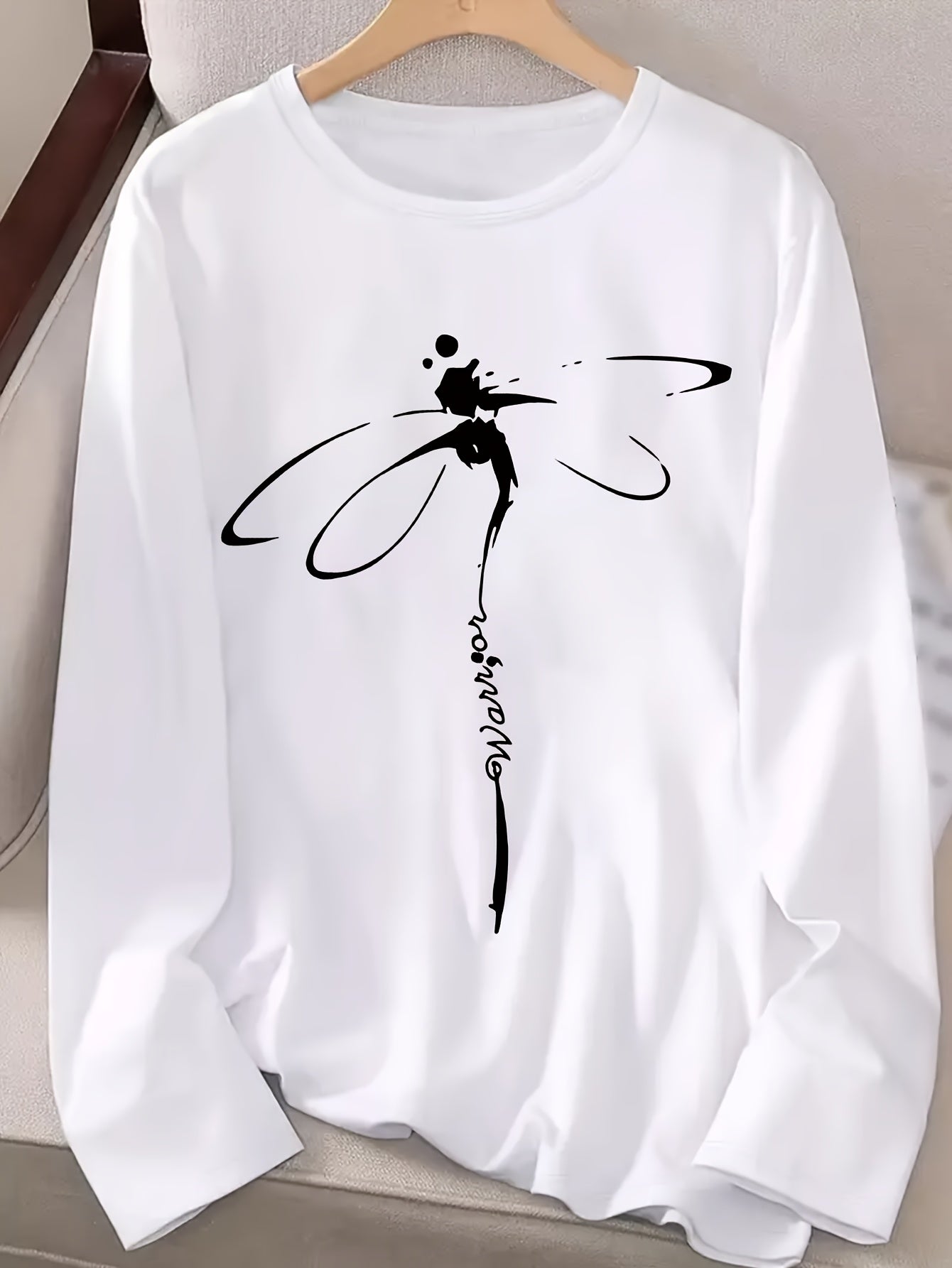 Plus Size Women's Casual T-Shirt Breathable Stretch Cotton White with Black Dragonfly