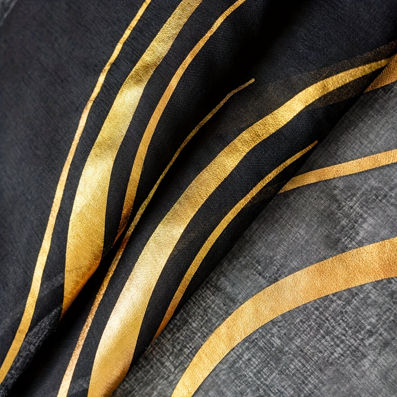 Black and White Water Ripple Pattern Curtain with Silver Hot Stamping for Window Screen