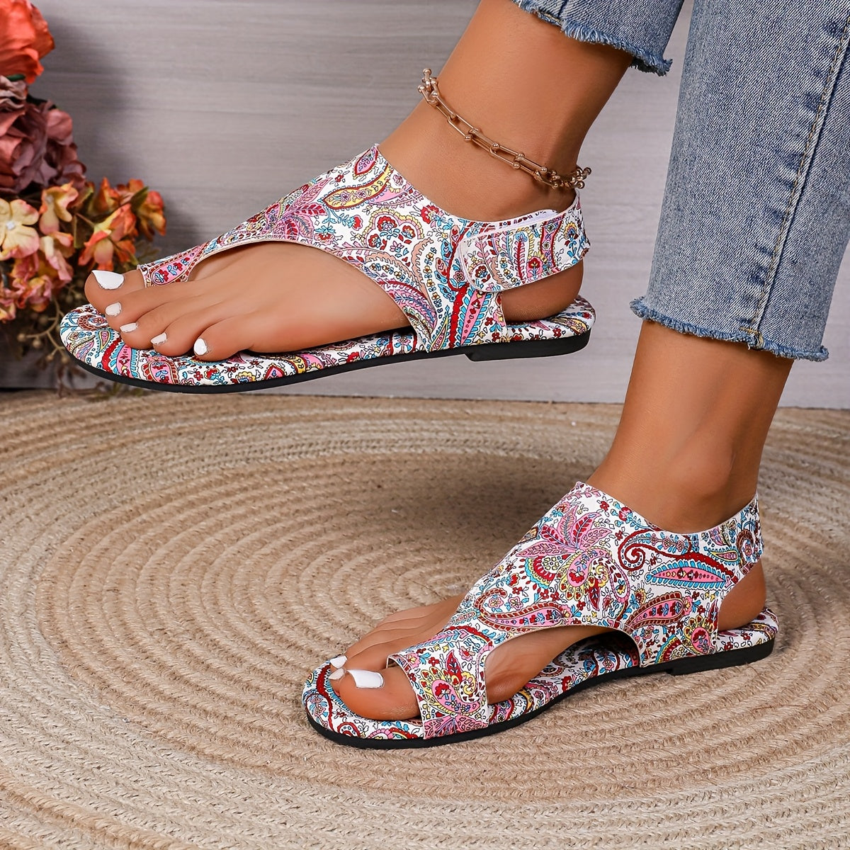 Women Bohemian Sunflower Print Flip Flops Flat Sandals with Adjustable Closure