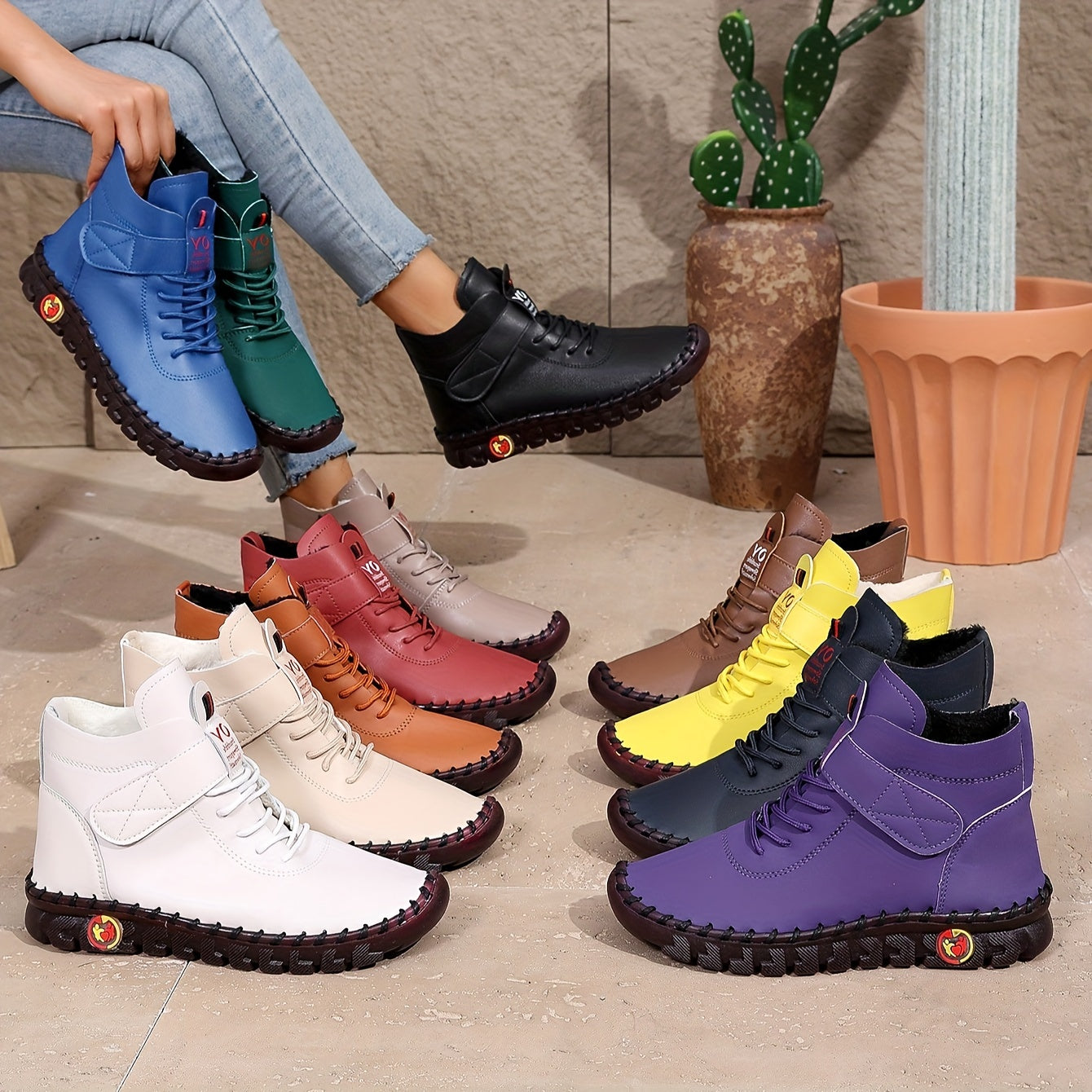 Women's Winter Ankle Boots Fleece Lined Lace-Up Flat Toe Sneakers