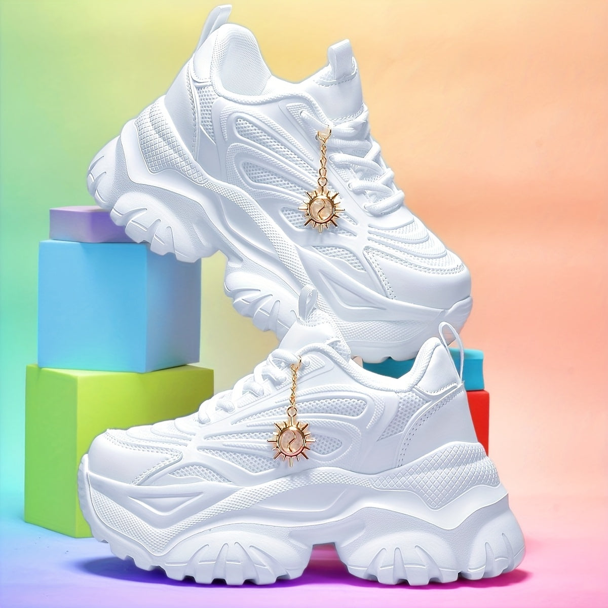Модные женские кроссовки с дышащей сеткой, EVA подошвой, нескользящей платформой на каблуке, увеличением роста на 6 см и верхом и внутренней частью из однотонной ткани.