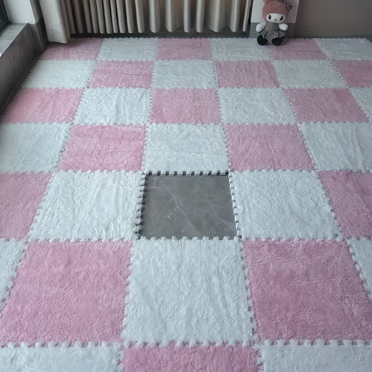 Juego de 24 alfombrillas de felpa floral entrelazadas de forma cuadrada para salón y dormitorio