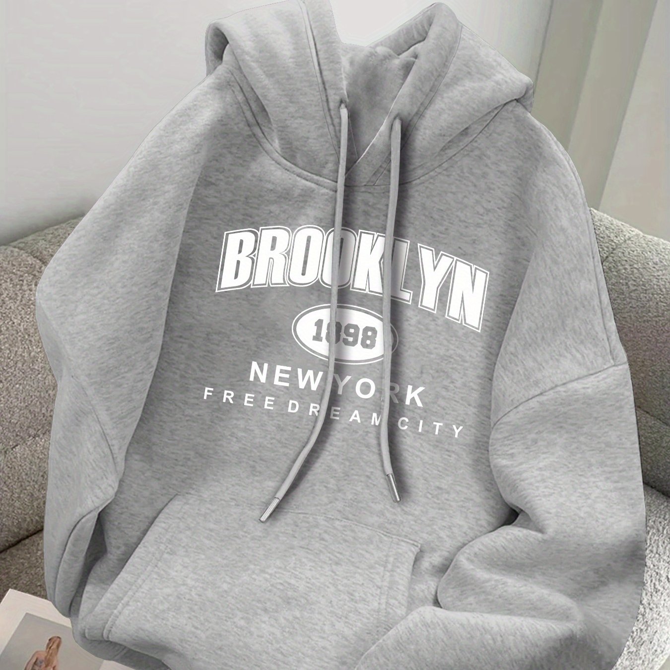 'BROOKLYN 1989 FREEDOM CITY Print Erkaklar uchun Chiroyli Qopqoqi va Keng Kengashli Cho'ntagi bilan Uzun Yengli Xuddi Sweatshirt Har kuni Kiymoq Uchun.'