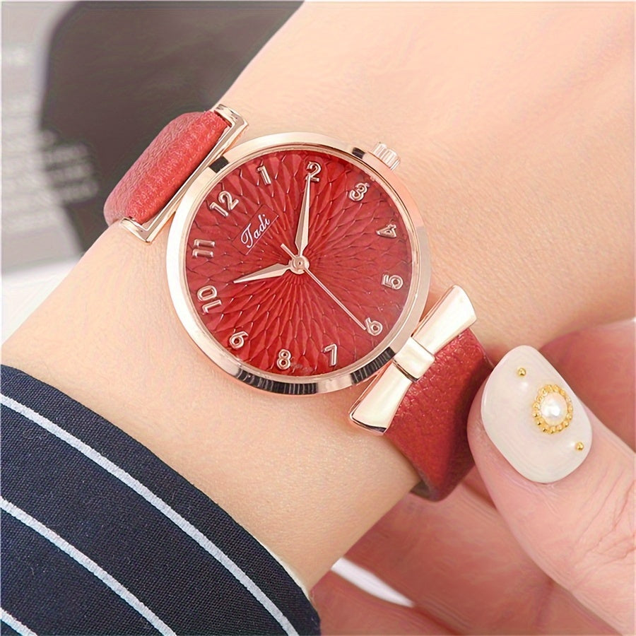 Women's Casual Round Quartz Watch with Leather Strap for Daily Wear