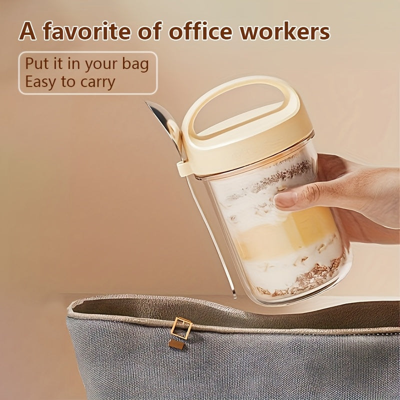 Shisha yogurt stakani tun bo'yi jo'xori, smuzi va donlar uchun muhrlangan idish sifatida ikki marta ishlatiladi, qoshiq bilan.