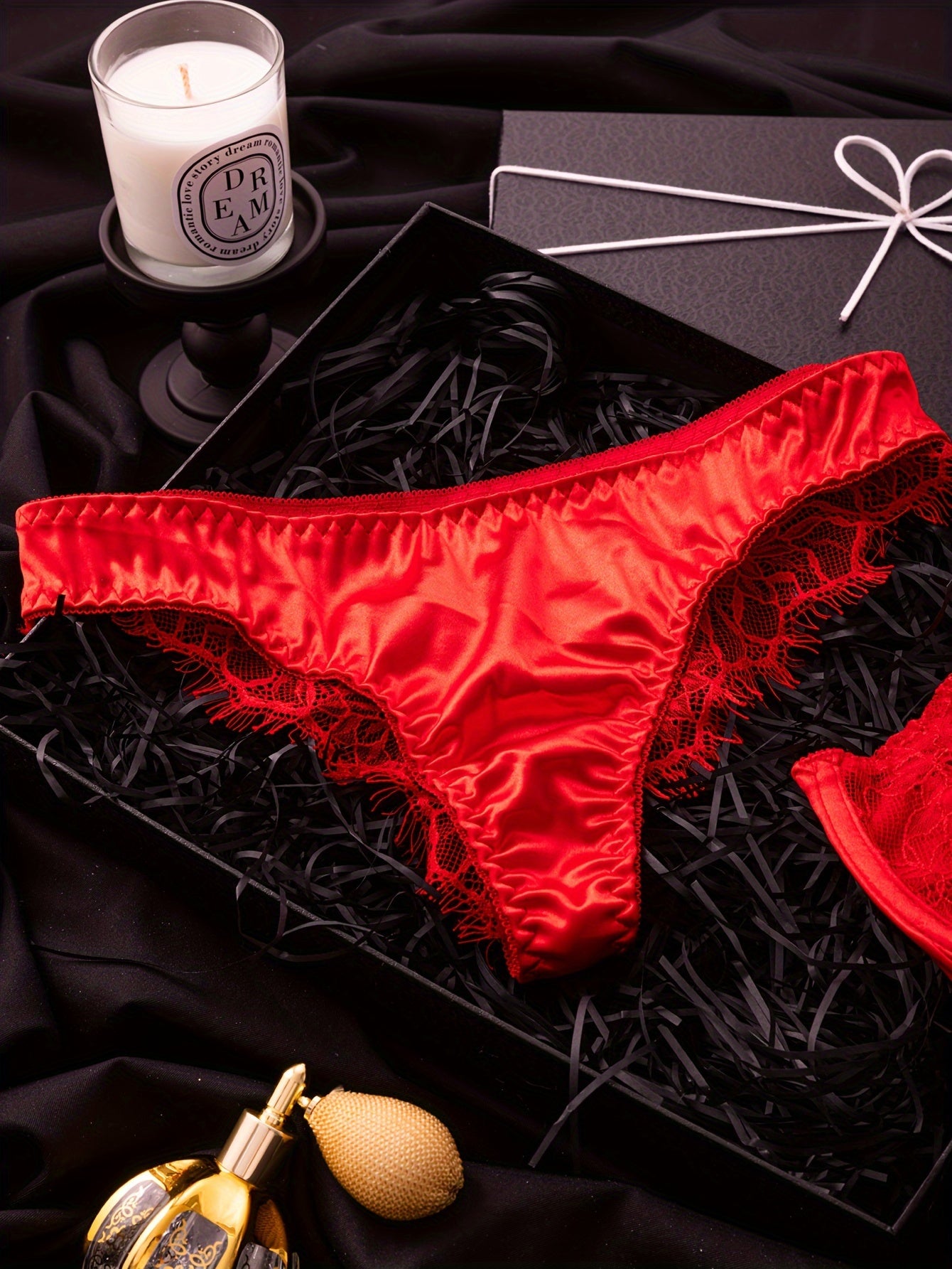 Conjunto de lencería floral de mujer con sujetador sin relleno y tanga