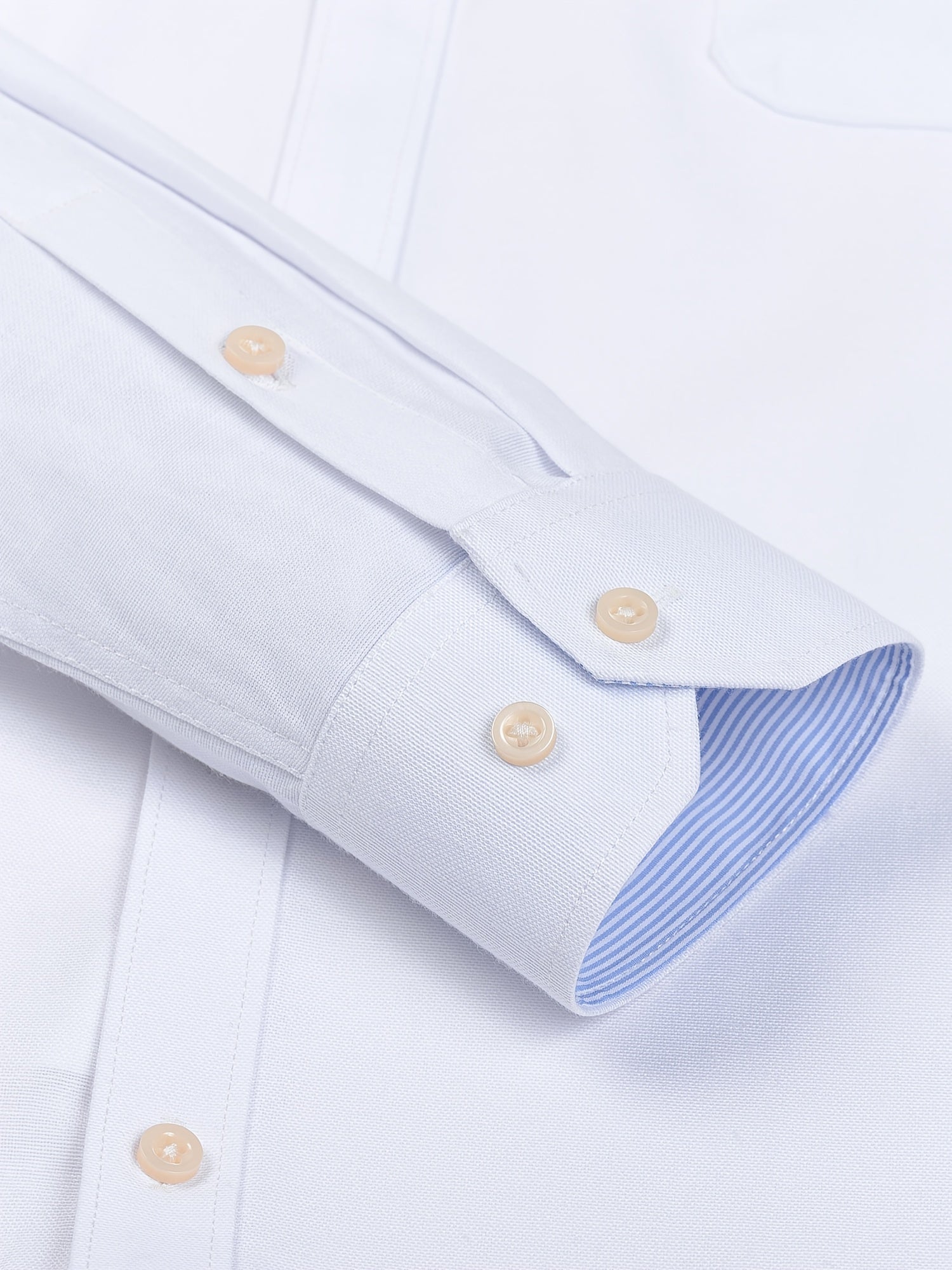 Мужская рубашка из хлопка и полиэстера однотонного цвета с длинными рукавами и карманом