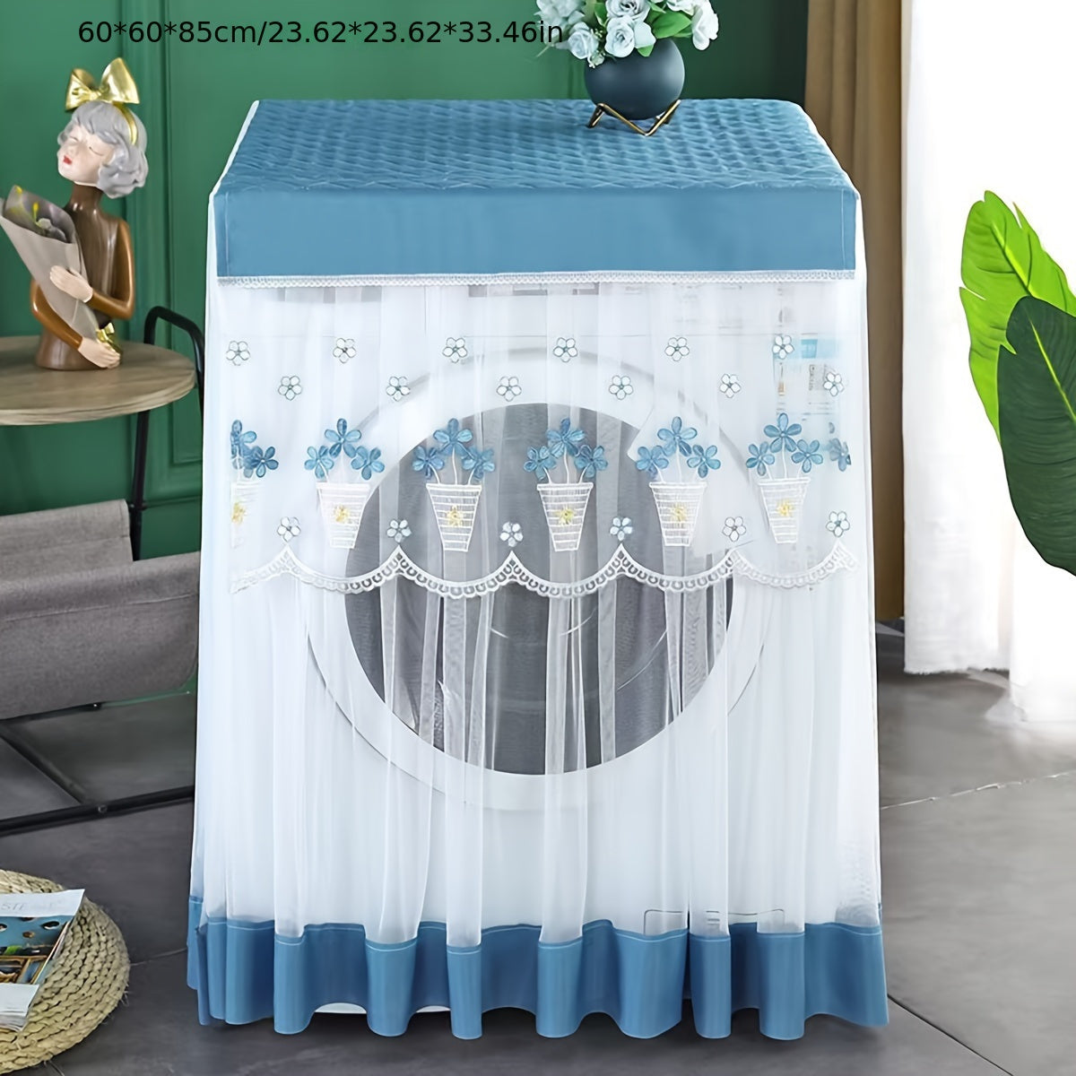 Gul naqshli va qirrali trim bilan bezatilgan pushti va oq dantel kir yuvish mashinasi qopqog'i, yon tomondan ochiladigan modellarga mos kelish, chang va quyoshdan himoya qilishni ta'minlaydi. Polyester matodan tayyorlangan.