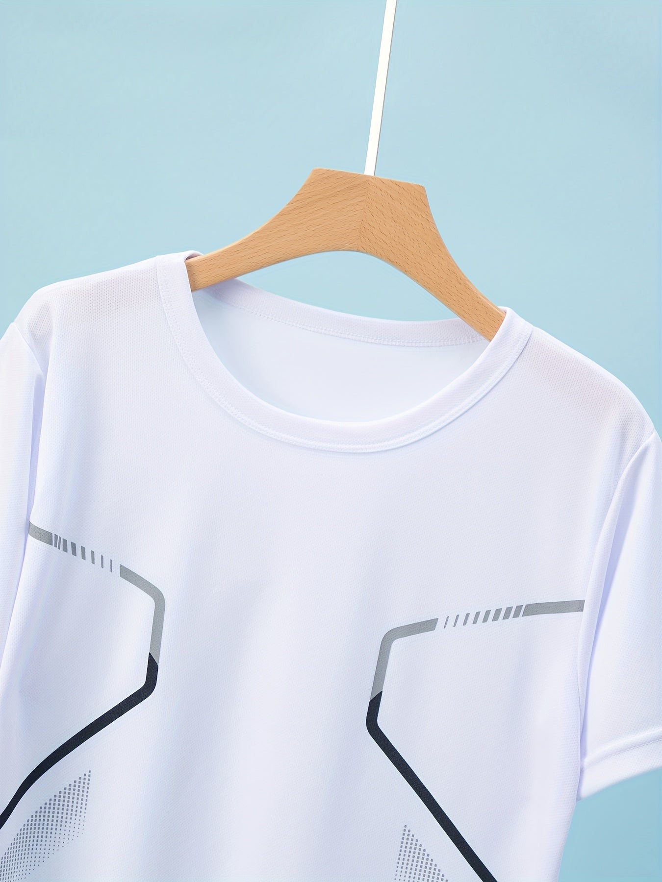 Youth Sports Outfit for Teens Short Sleeve Mesh Top and Camo Shorts for Running and Soccer