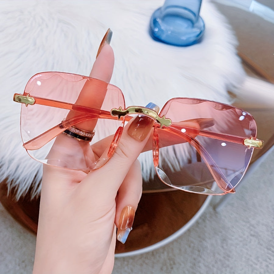 Square Frame Glasses for Men and Women, PC Material, Stylish for Street Photography and Beach Vacations