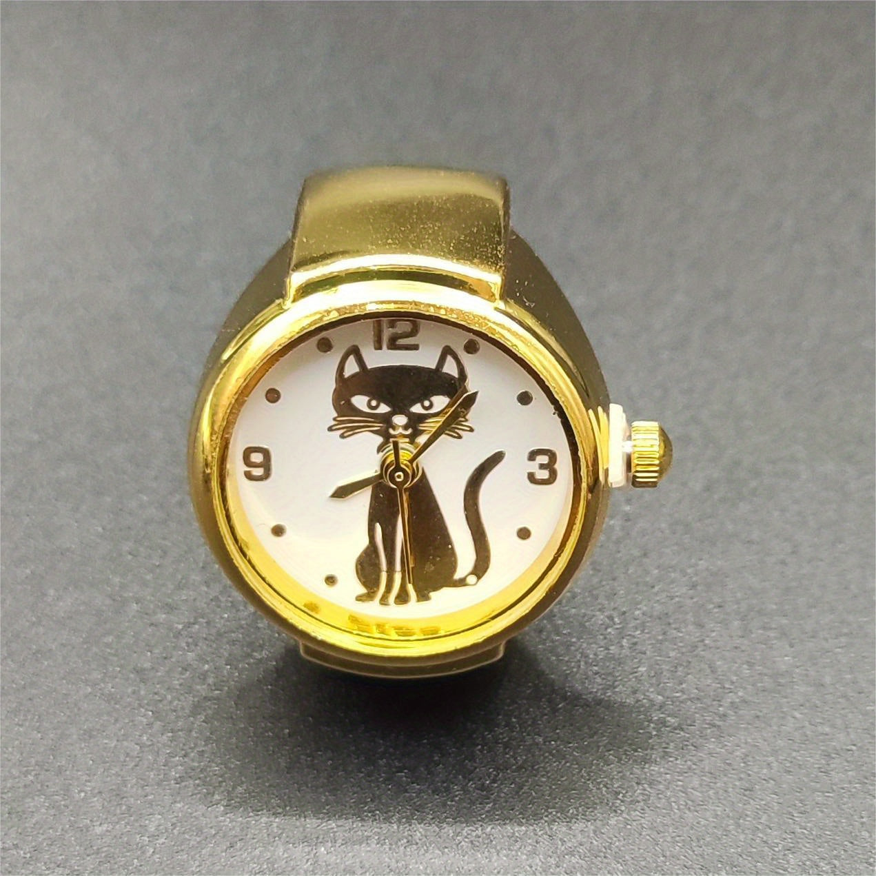 Small Cat Design Round Quartz Watch for Women Gold Silver Finger Ring Style