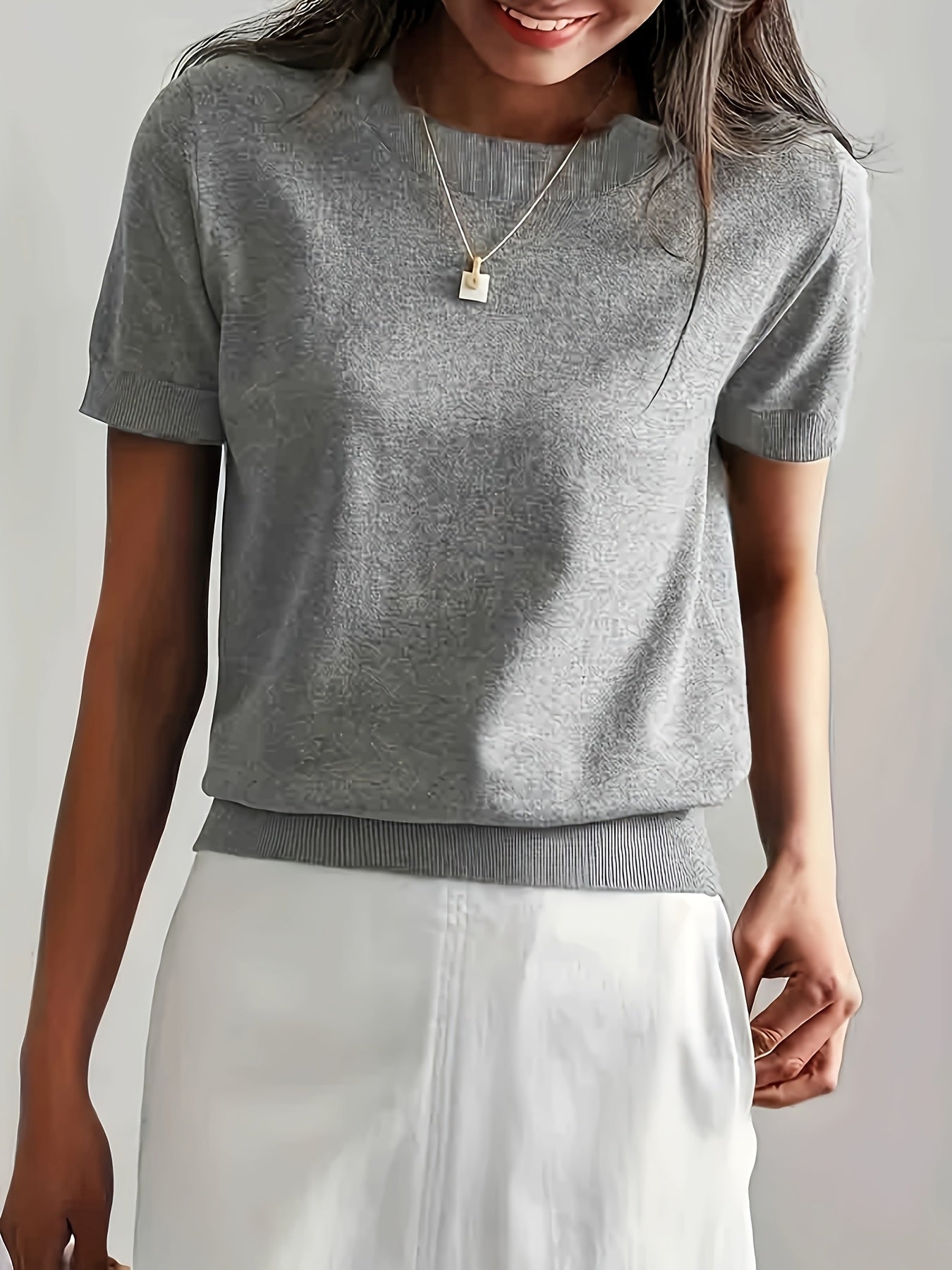 Women's Light Gray Short Sleeve Knit Top Casual Crew Neck Soft Comfortable