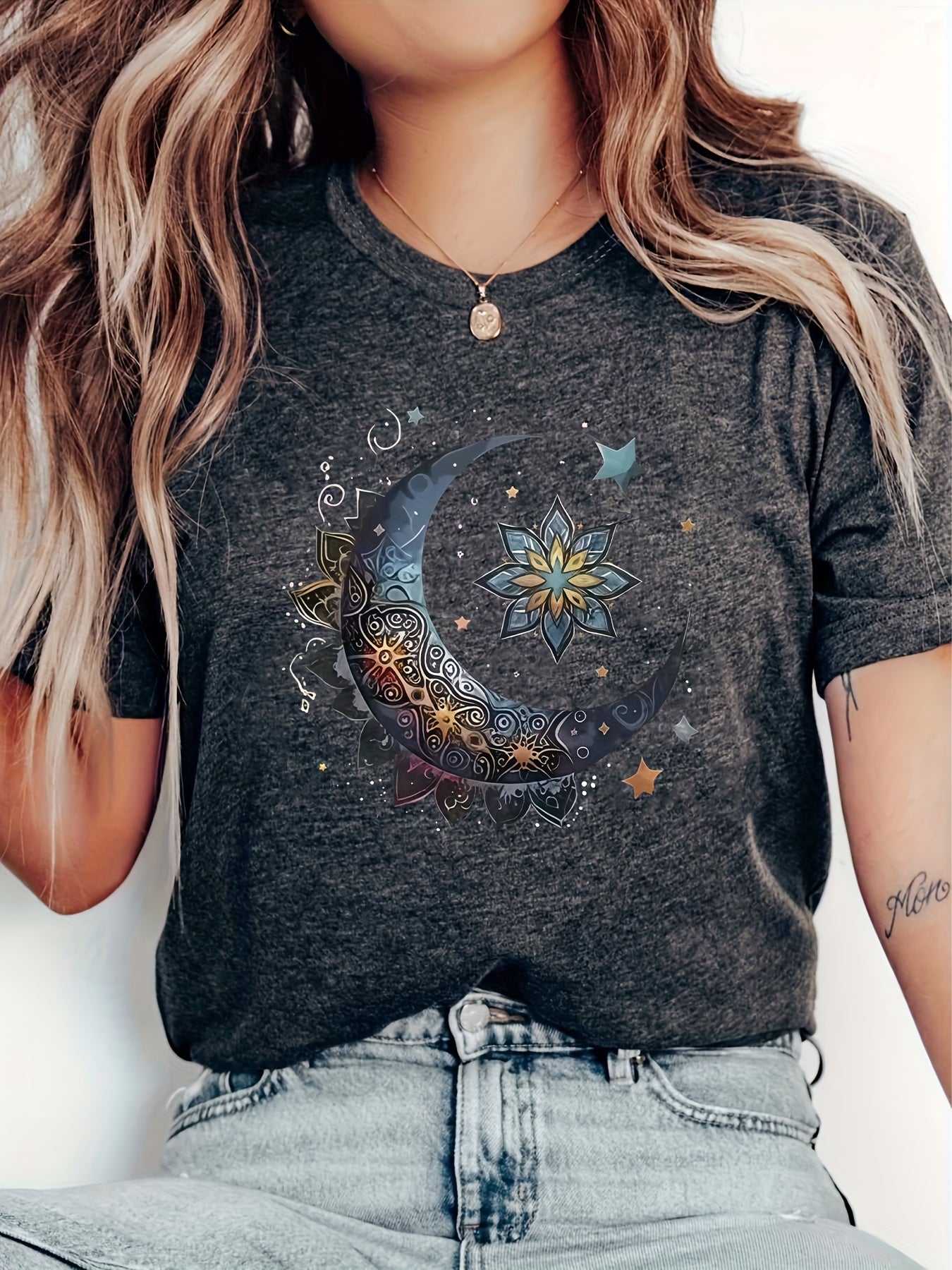 Plus-Size Women's Gray Short-Sleeve T-Shirt with Moon Print Casual Summer