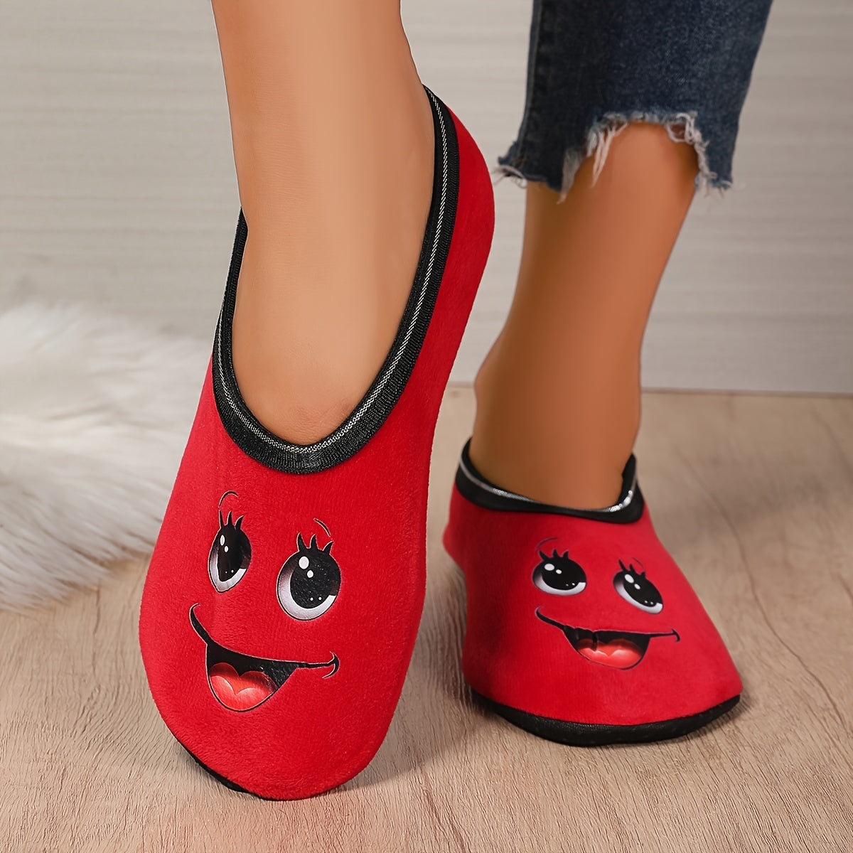 Women's Slip-On Slippers Breathable Fabric Soft Sole Indoor Outdoor Shoes