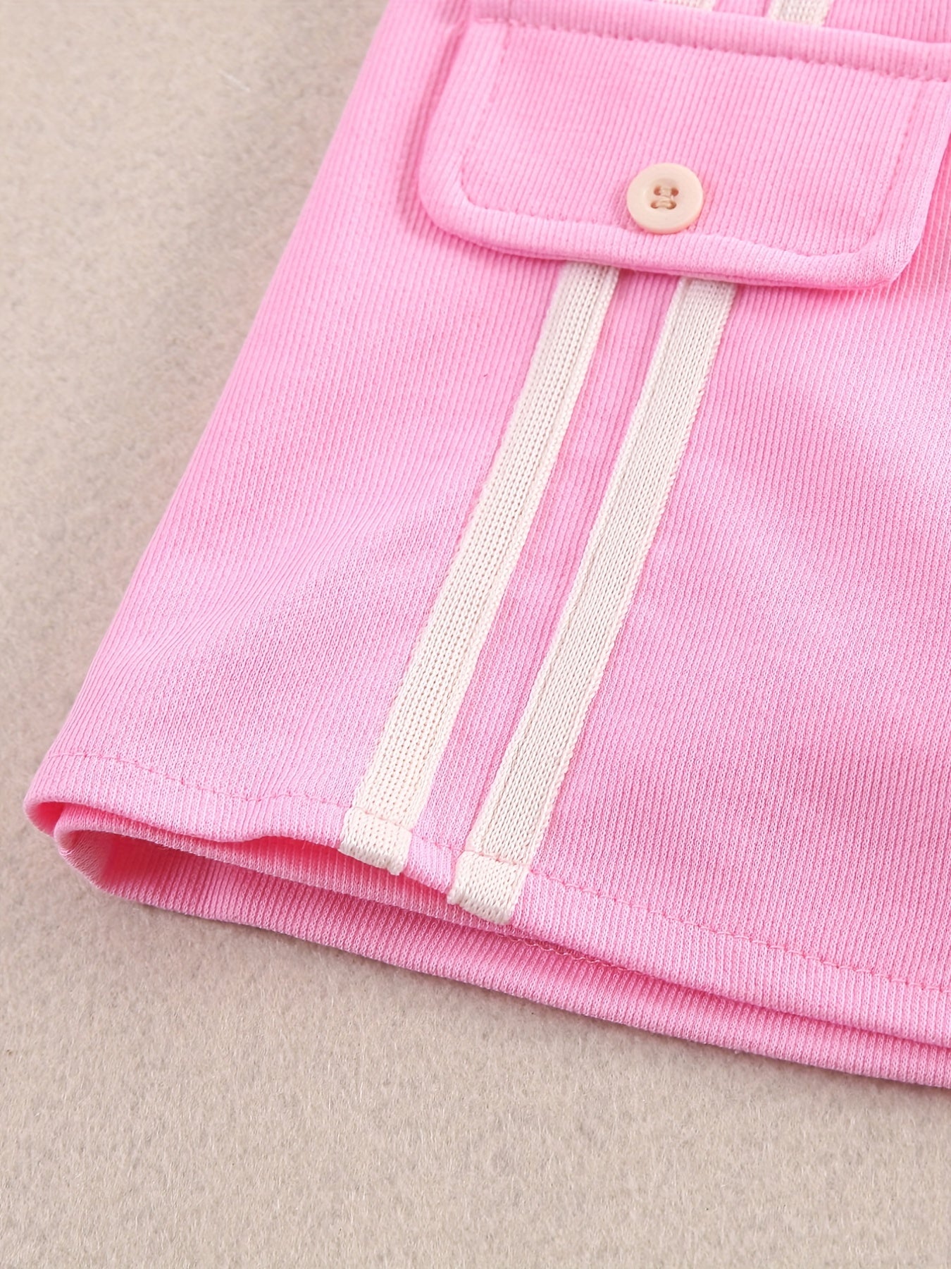 Girls Kids' Cotton College Style Turnover Collar T-Shirt Set with Fake Pockets and Badge Print